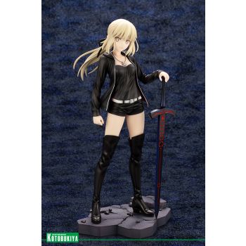 FATE GRAND ORDER SABER ALTRIA PENDRAGON ALTER CASUAL VER. STATUE [2021]-