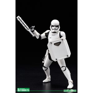 STAR WARS FIRST ORDER STORMTROOPER FN‐2199 ARTFX+