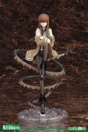 kurisu statue